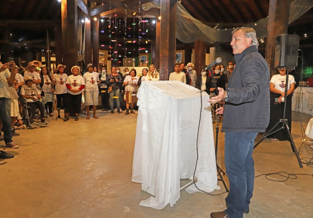 Alexandre Martins Participa Da Abertura Da Exposi O Her Is Do Mar No