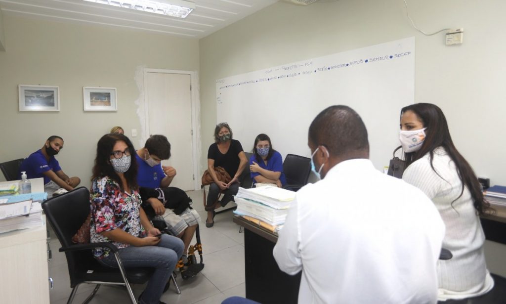 Secretária do Desenvolvimento Social Trabalho e Renda Joice Costa recebe representantes da Apae