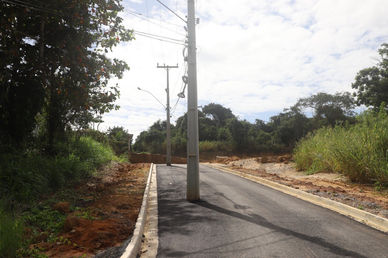 Justiça Determina Que Concessionária Ampla Energia E Serviços Sa Retire Poste Do Meio Da Rua