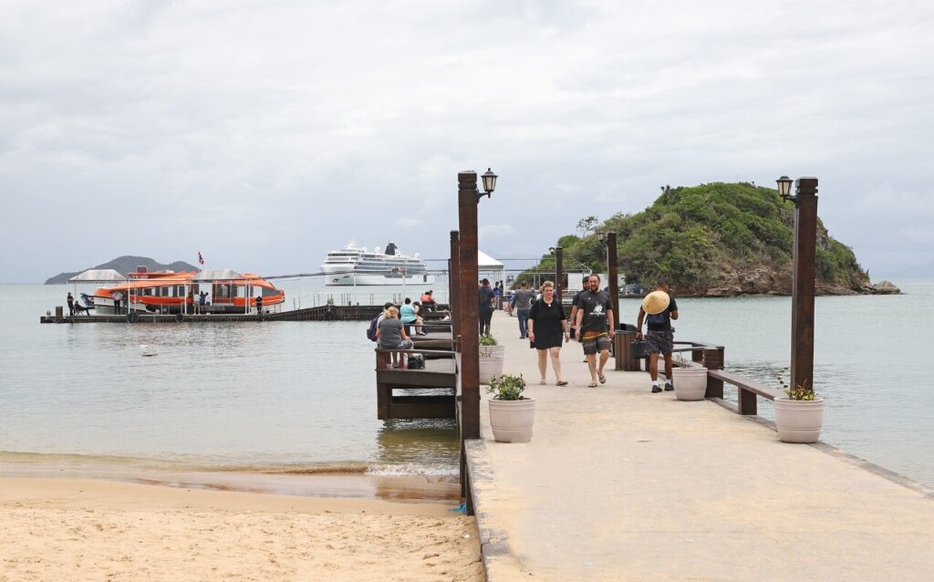 Começa neste domingo a temporada de transatlânticos em Búzios, no RJ, Região dos Lagos