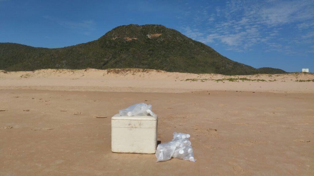As coletas de amostras de água seguem sendo feitas nas Praia de Tucuns e Tartaruga