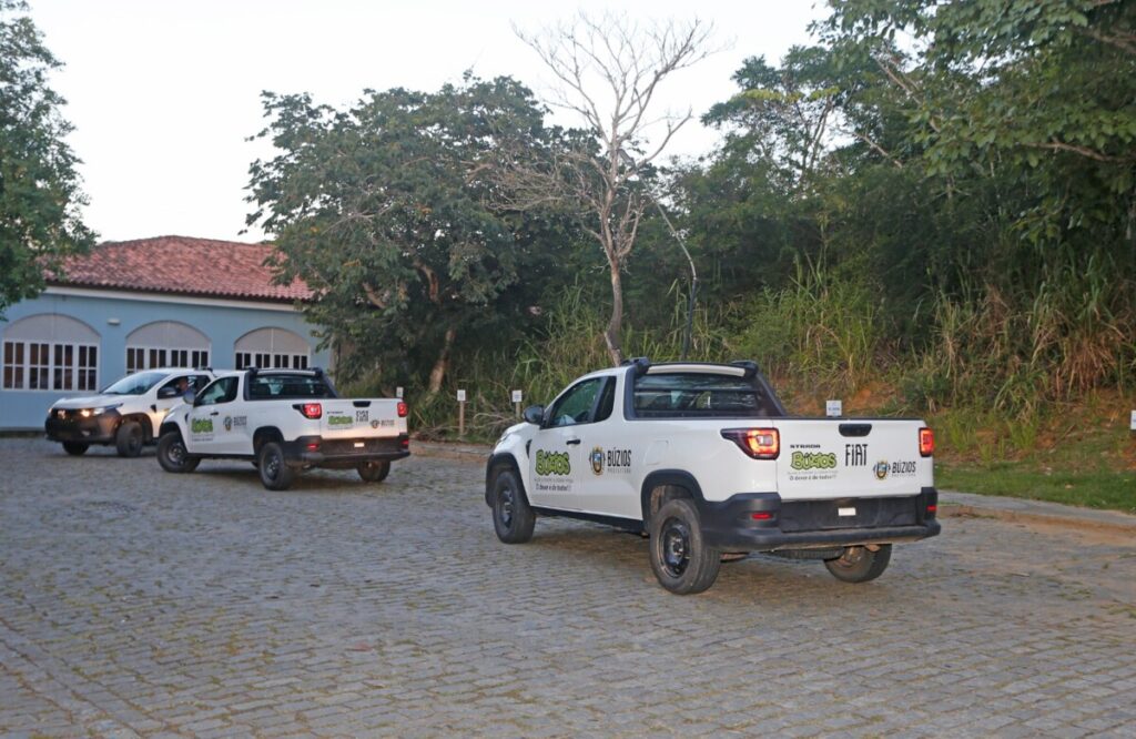 PREFEITURA DE BÚZIOS RECEBE PRIMEIROS CAMINHÕES DA NOVA FROTA DE COLETA DE LIXO WhatsApp Image 2026 04 13 At 18.15.15 1 1024x666