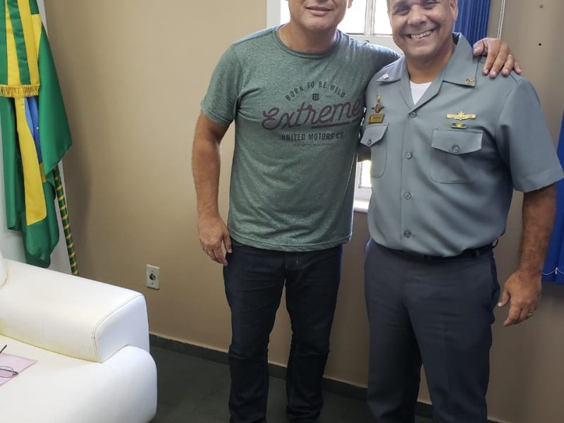 Secretário Serafim e Comandante da Capitania dos Portos de Cabo Frio