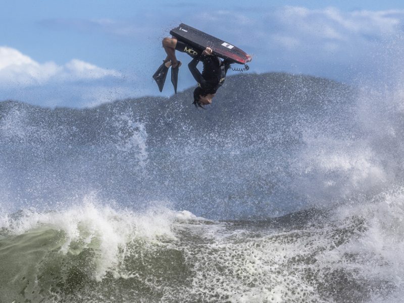 renan-faccini-surf-de-mesa